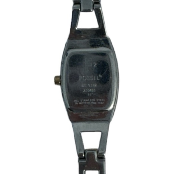 Vintage Women’s Dainty Fossil Watch - Picture 5 of 5